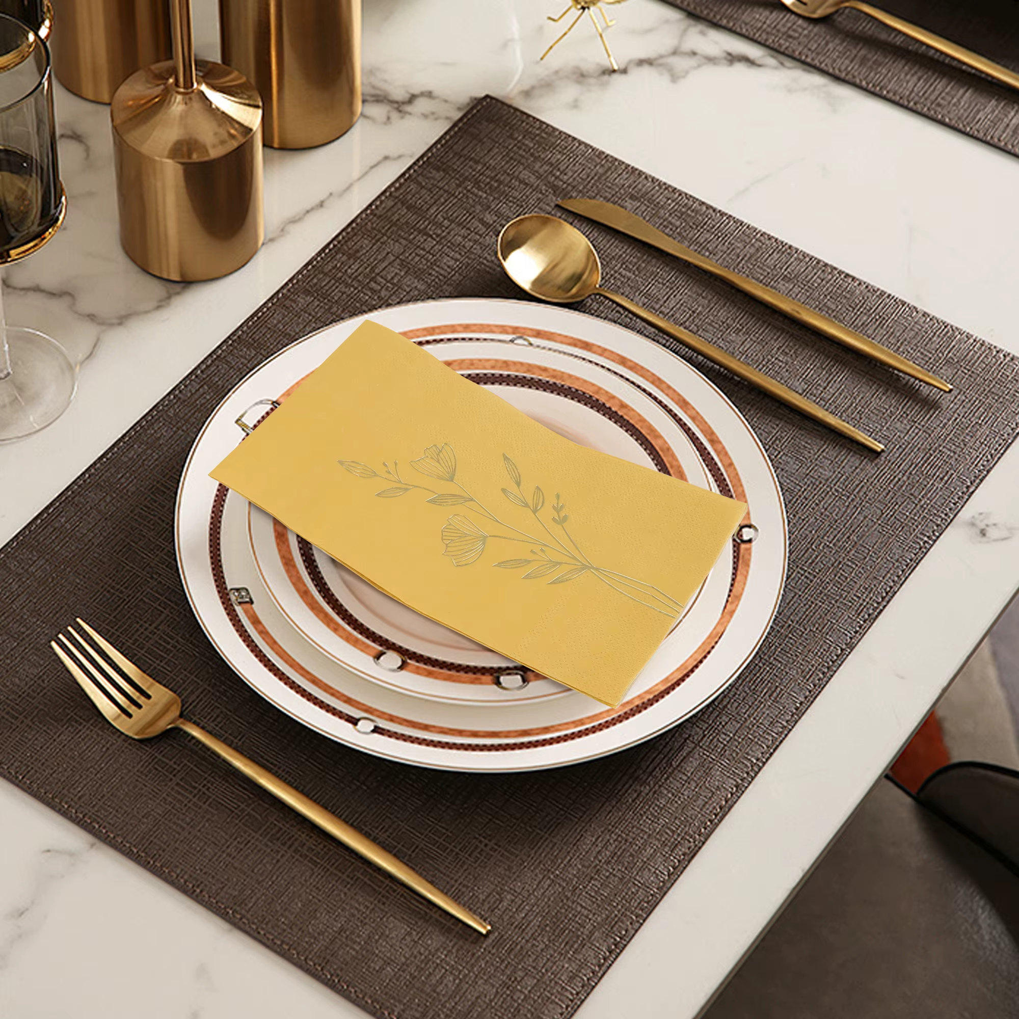 Gold Leaf Disposable Napkins – 20/60 Pack