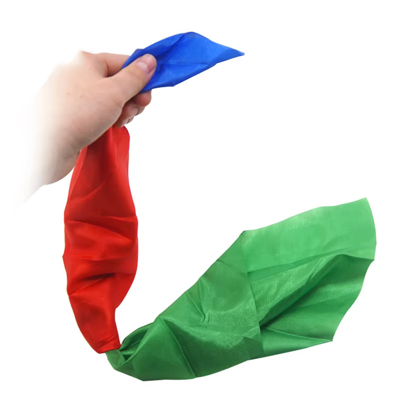 Colour-changing silk trick – Lilvelle Chanukah magic party