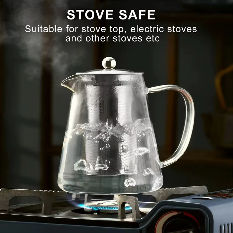 Glass teapot with infuser