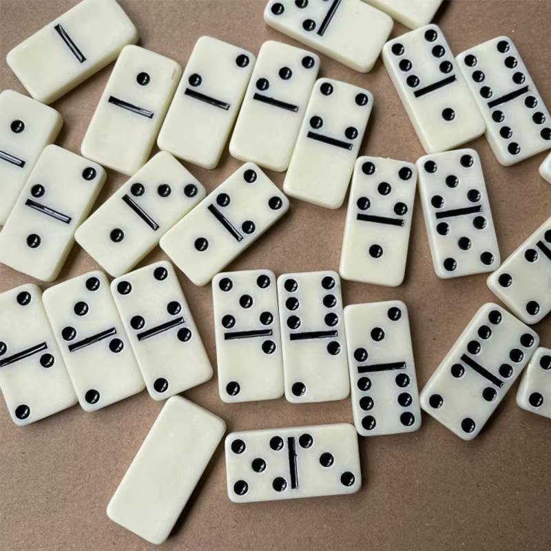 Classic Dominoes Set