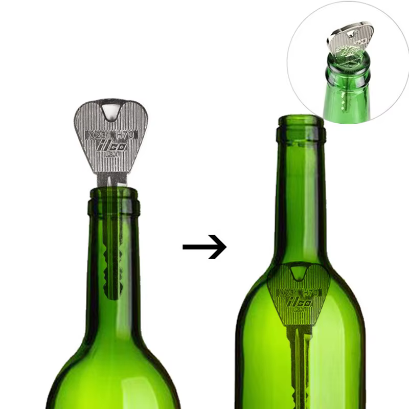 Folding key in a bottle trick – Lilvelle Chanukah magic party