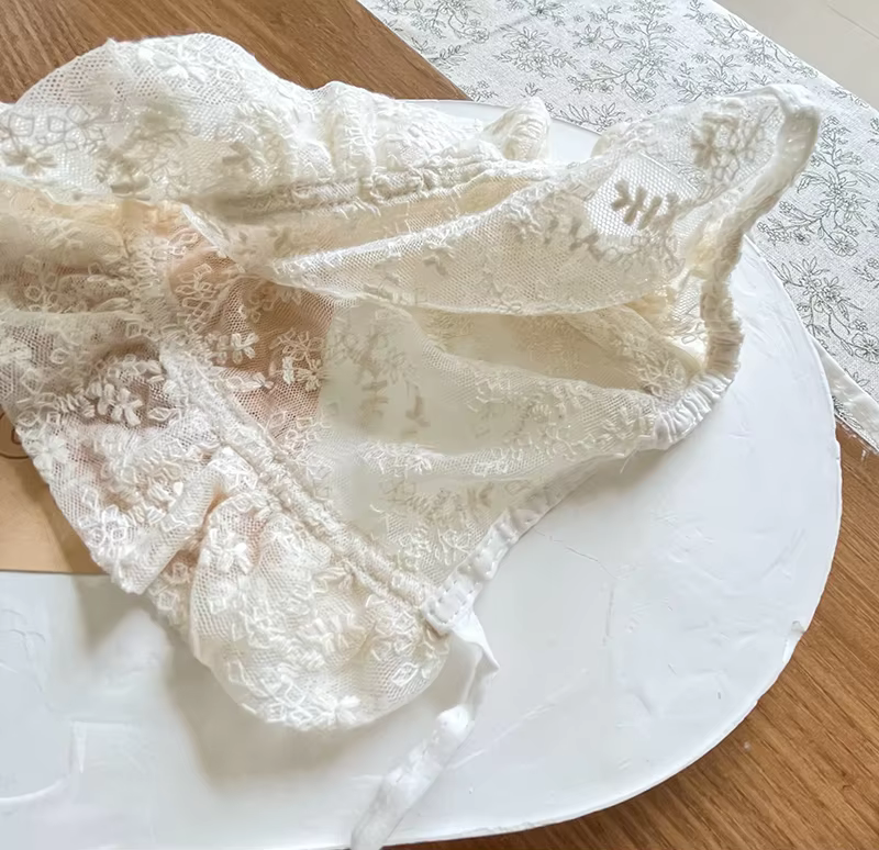 Lace Bonnet