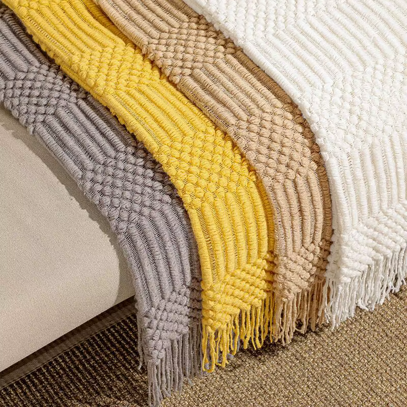Chunky Knit Throw with Tassels